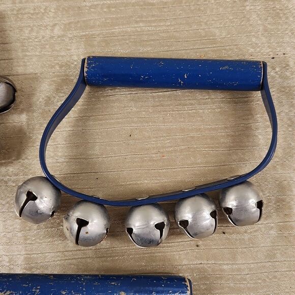 Sleigh Bells D Shaped Shaker Set of 4 - Picture 4 of 6